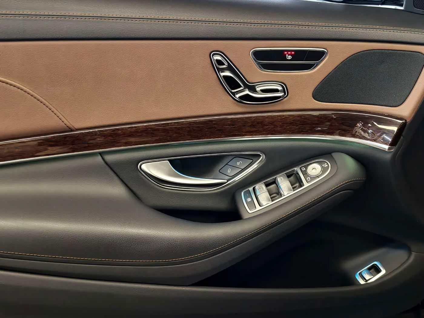Mercedes-Benz S-Class 2019 — Photo 6/20