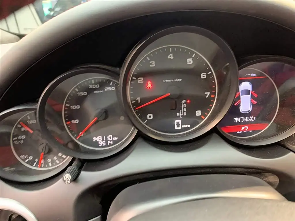 Porsche Cayenne 2012 — Photo 14/20