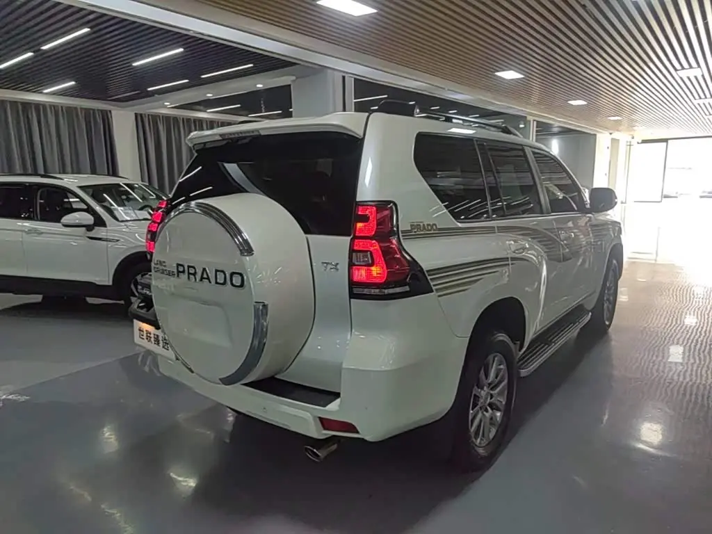 Toyota Prado 2018 — Photo 7/20