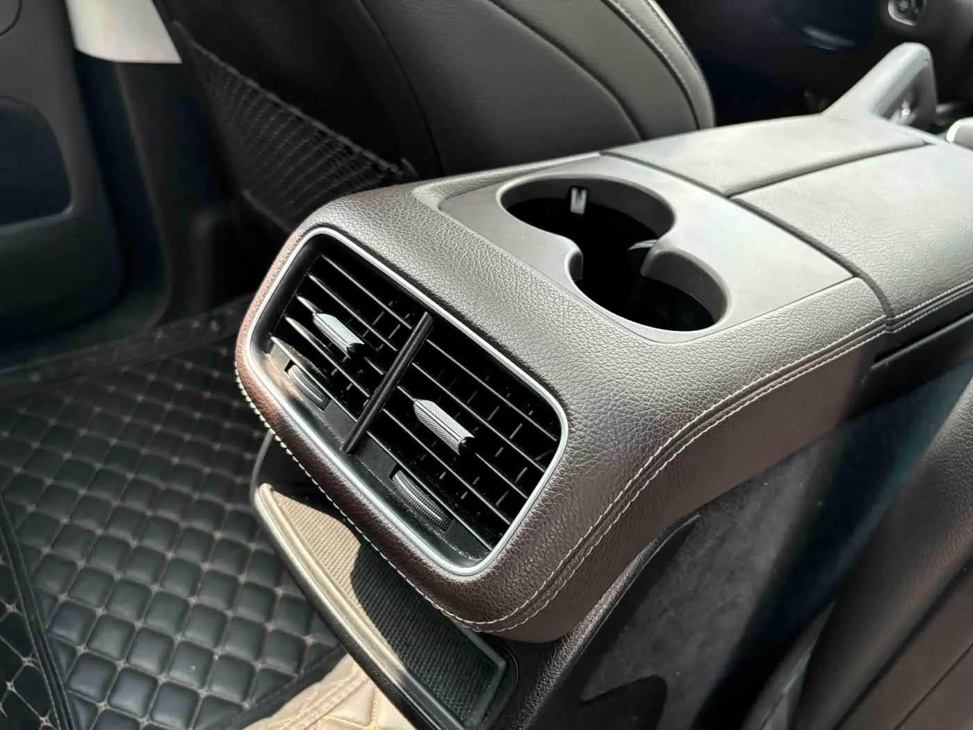 Mercedes-Benz GLE 2022 — Фото 17/18