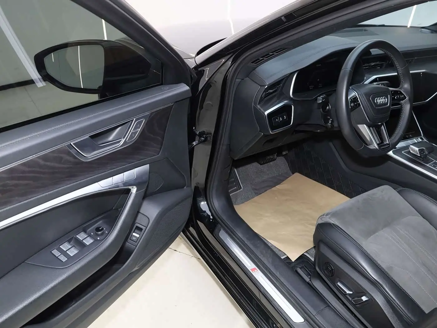 Audi A6L 2024 — Photo 11/15
