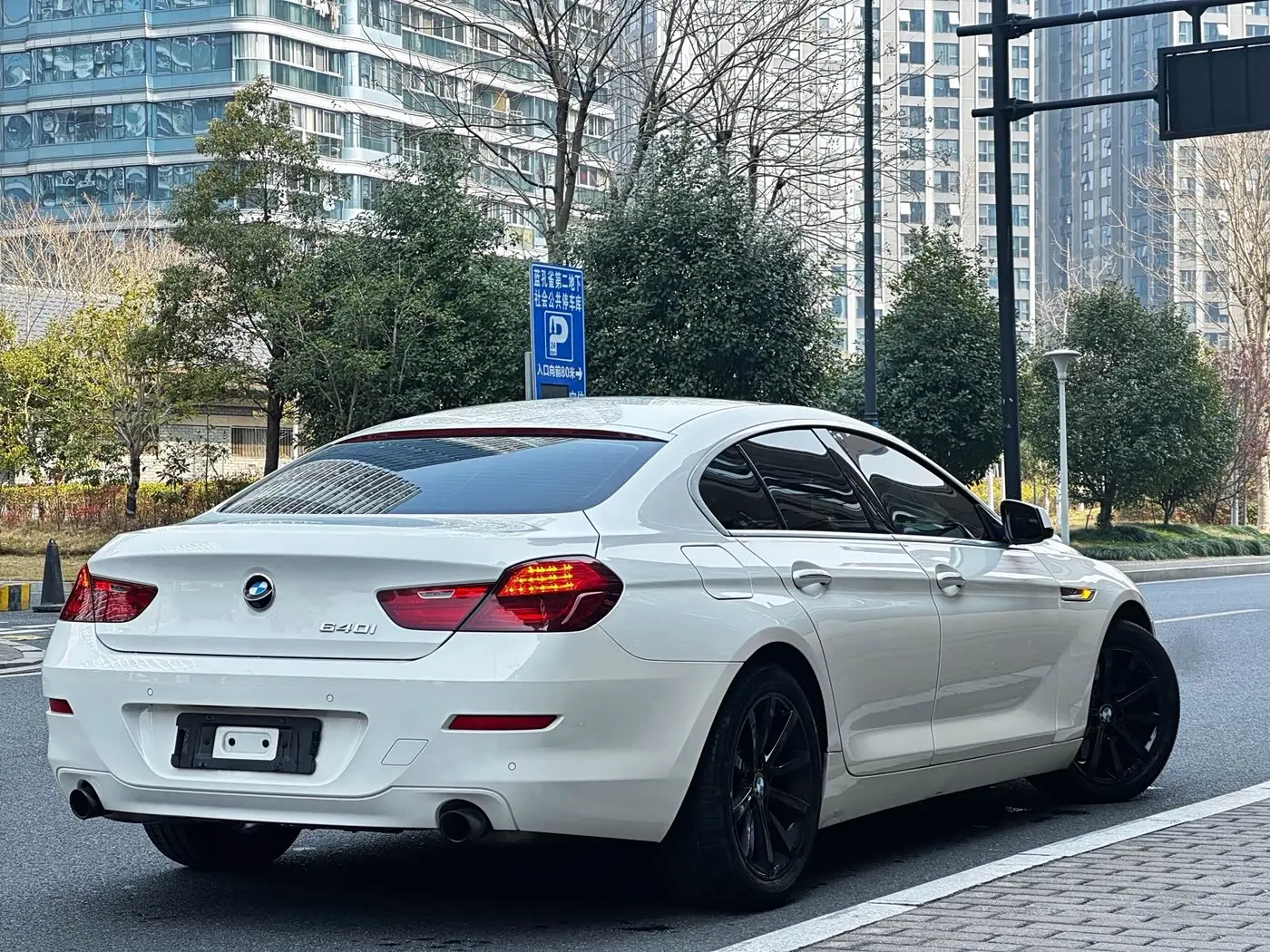 BMW 6 Series 2016 — Фото 4/12