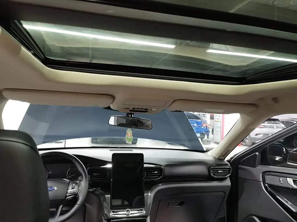 Ford Explorer 2021 — ფოტო 14/20