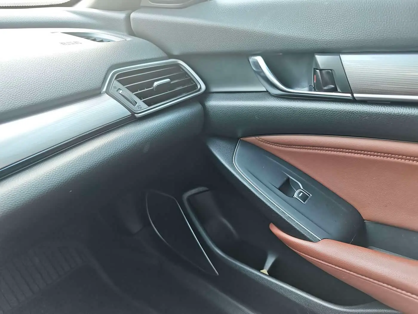 Honda Inspire 2022 — Photo 15/18
