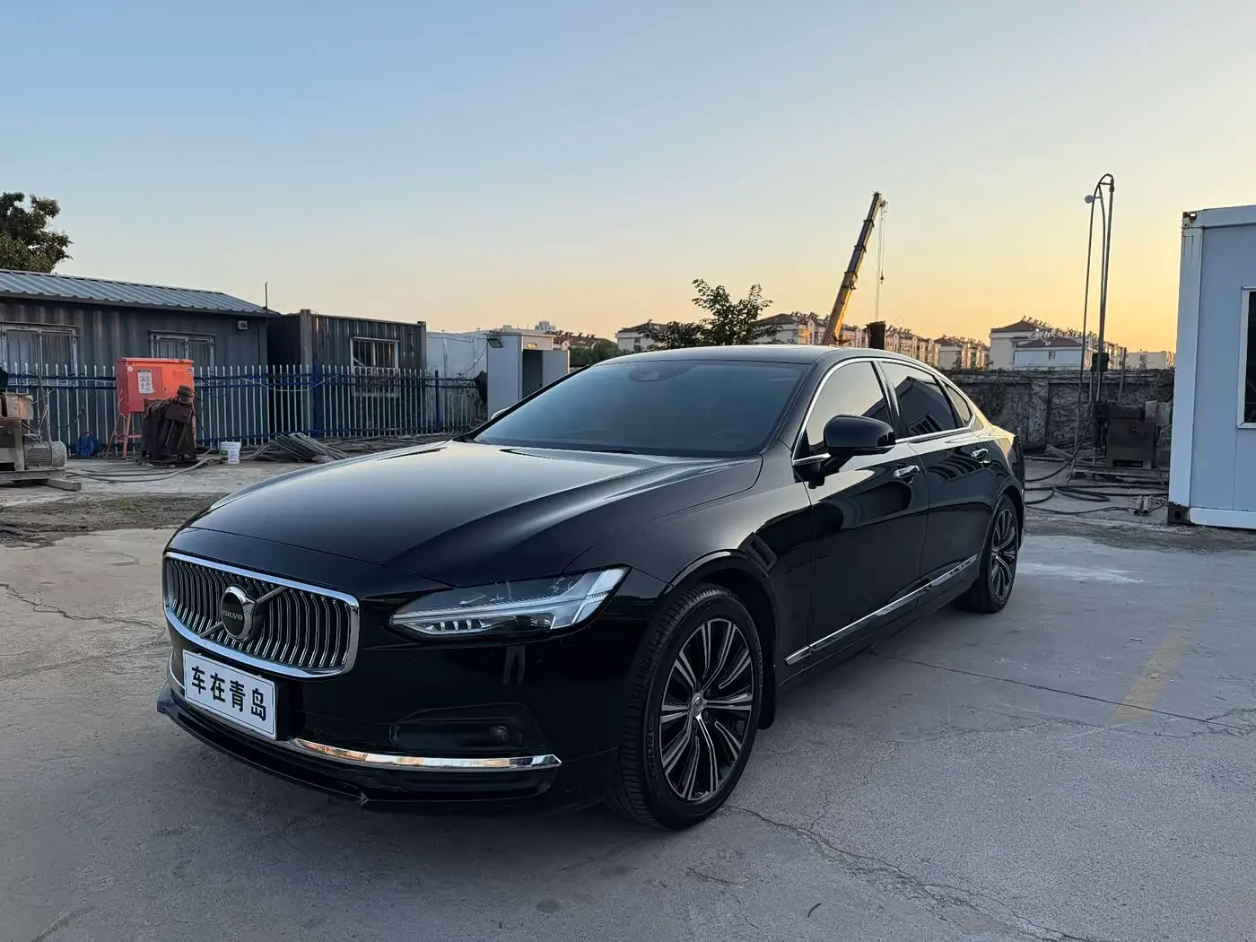 Volvo S90 2020 — Фото 1/10