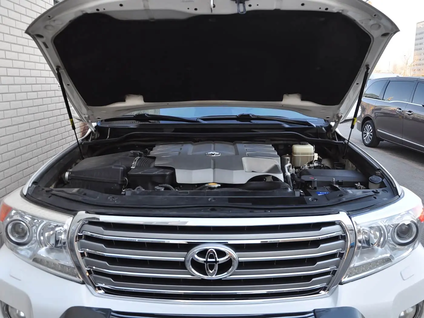 Toyota Land Cruiser 2014 — Photo 19/19