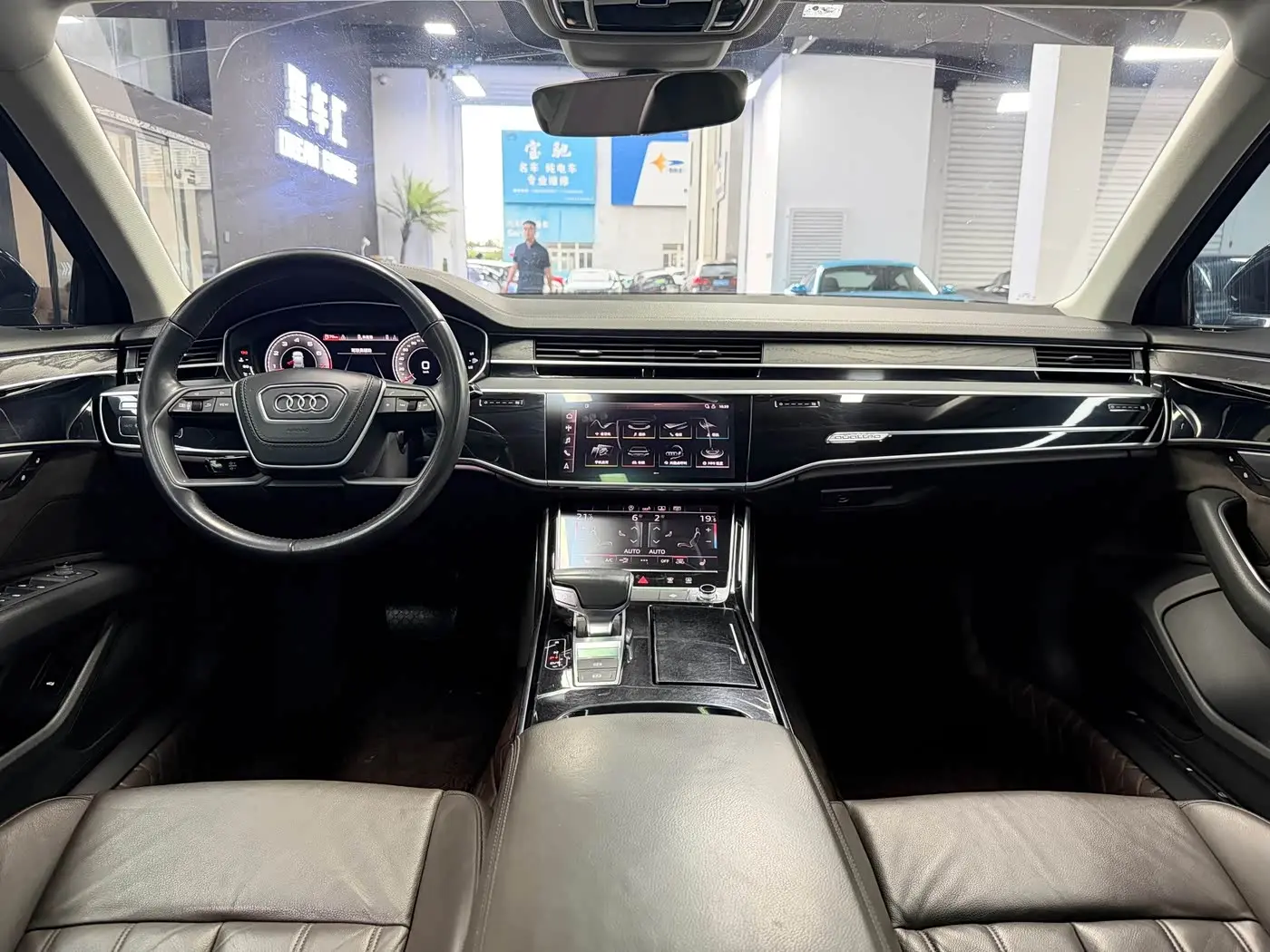Audi A8 2019 — Фото 6/20