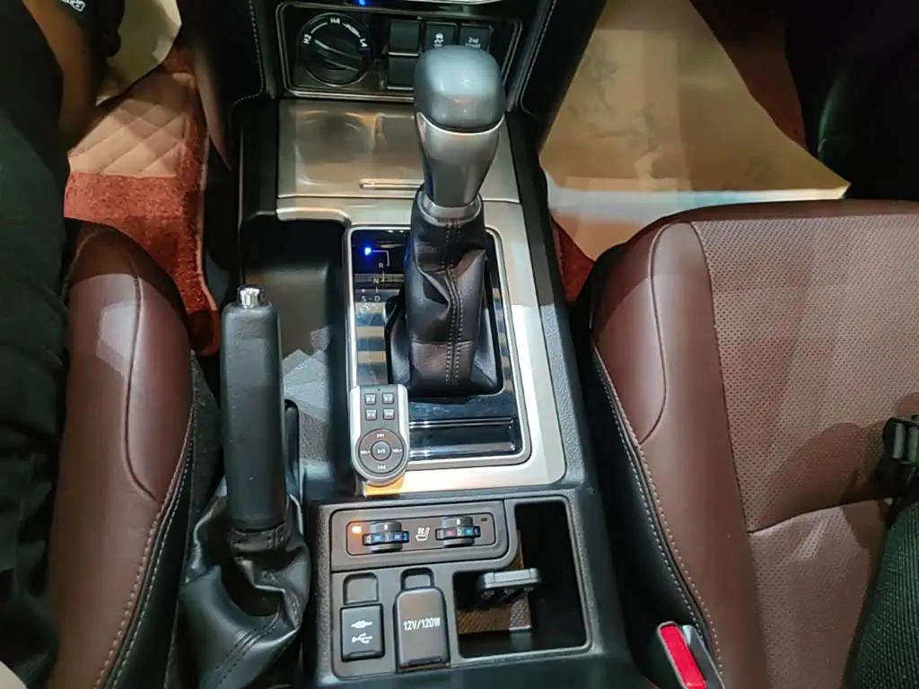 Toyota Prado 2019 — Photo 14/20