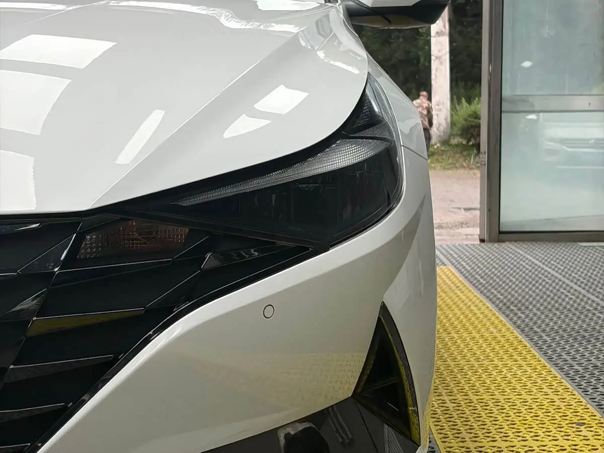 Hyundai Elantra 2022 — Photo 6/20