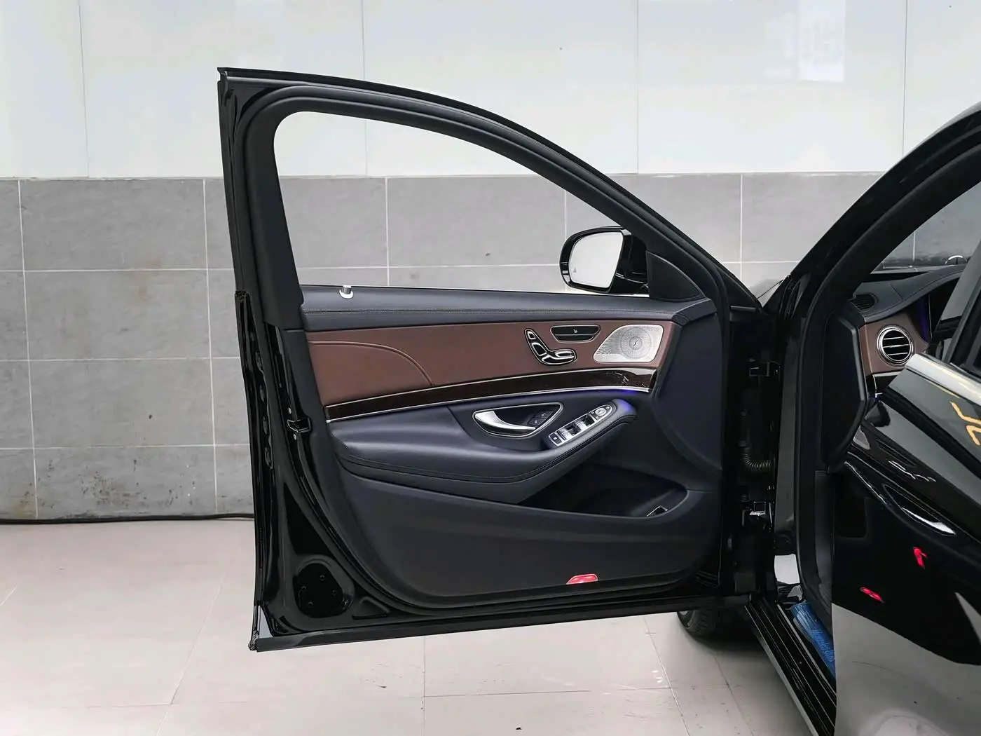 Mercedes-Benz S-Class 2020 — Photo 6/17