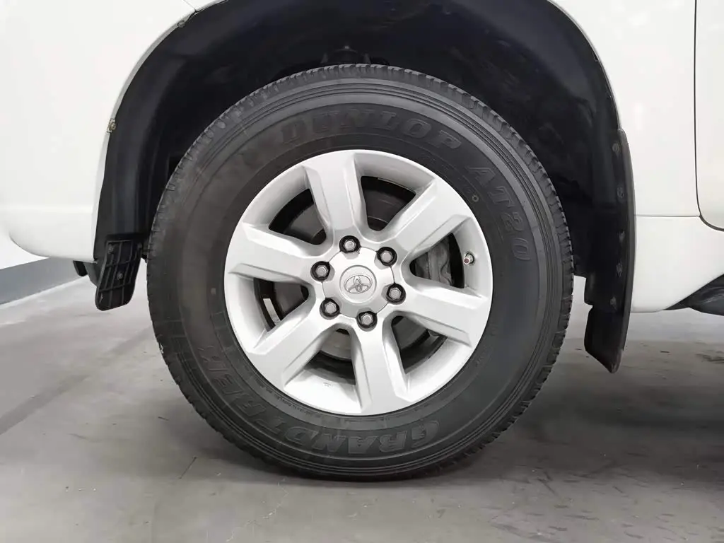 Toyota Prado 2016 — Photo 17/20