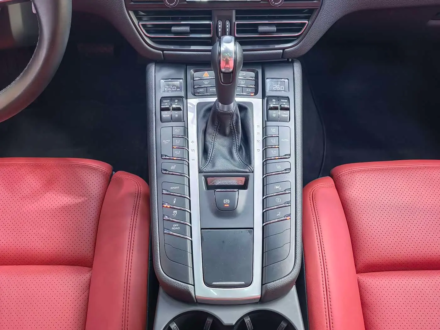 Porsche Macan 2021 — Фото 7/16