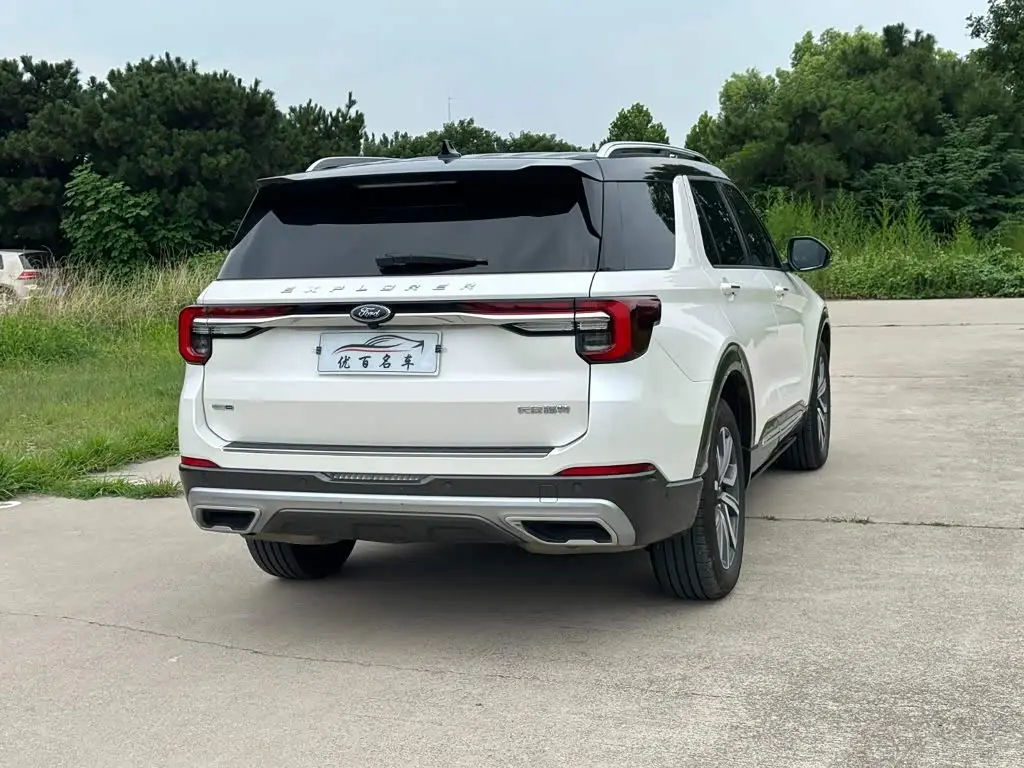 Ford Explorer 2024 — ფოტო 6/20
