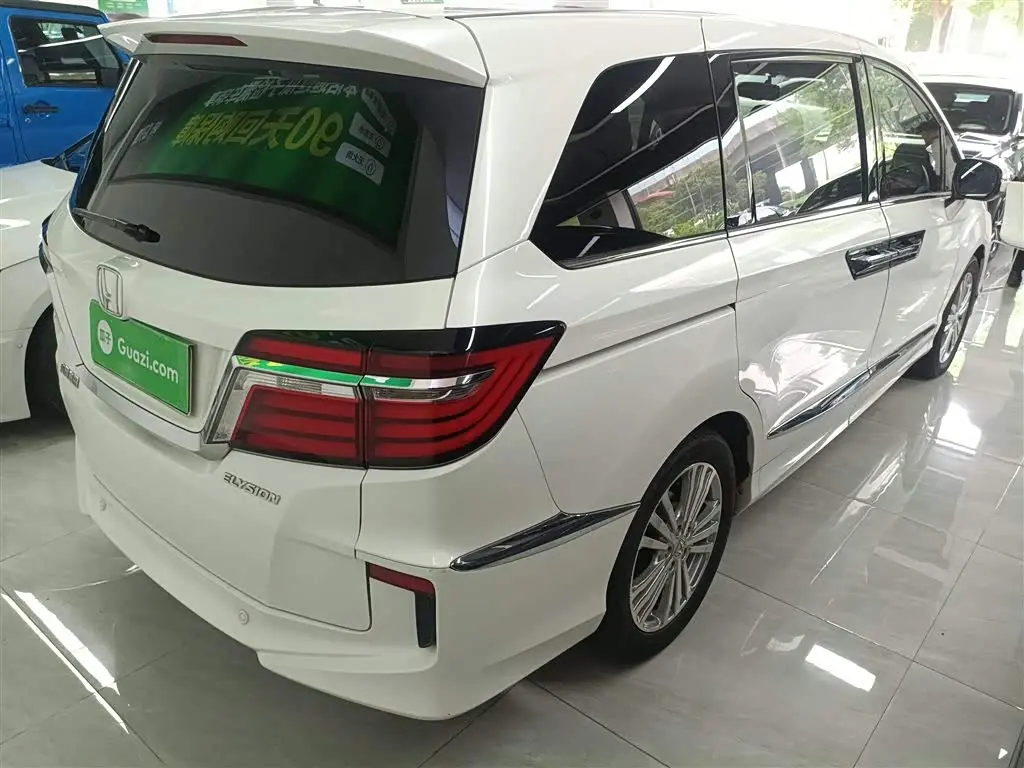 Honda Elysion 2018 — Photo 7/20