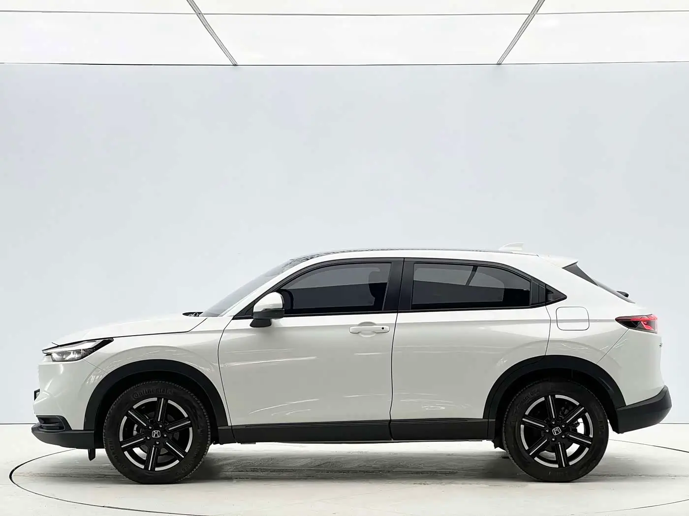 Honda Vezel 2023 — Photo 7/20