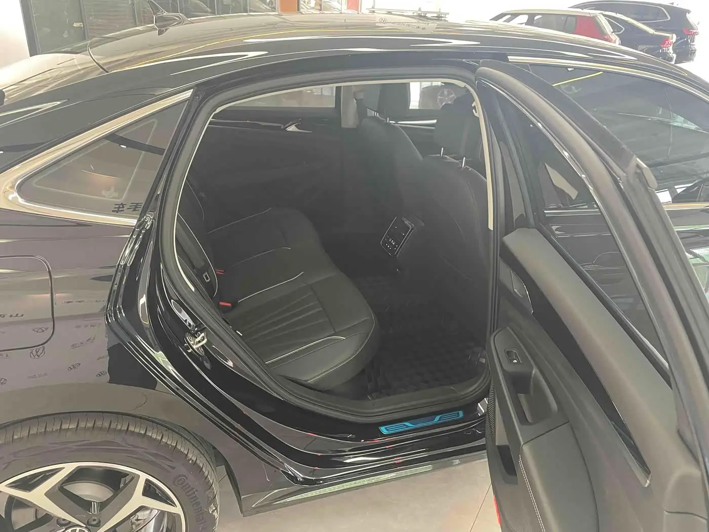 Volkswagen Passat 2024 — Şəkil 13/20