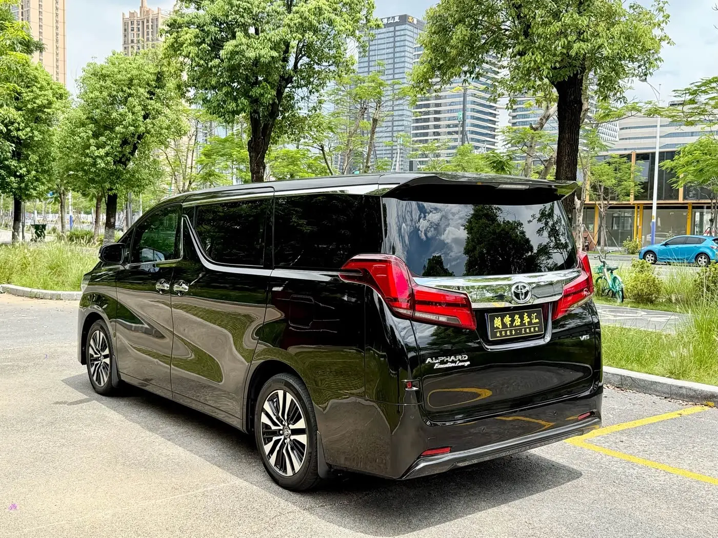 Toyota Alphard 2018 — Фото 4/20