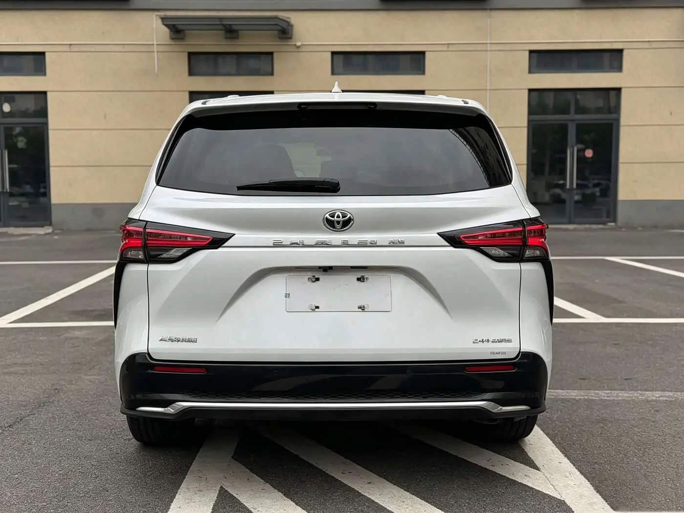 Toyota Sienna 2025 — Photo 6/17