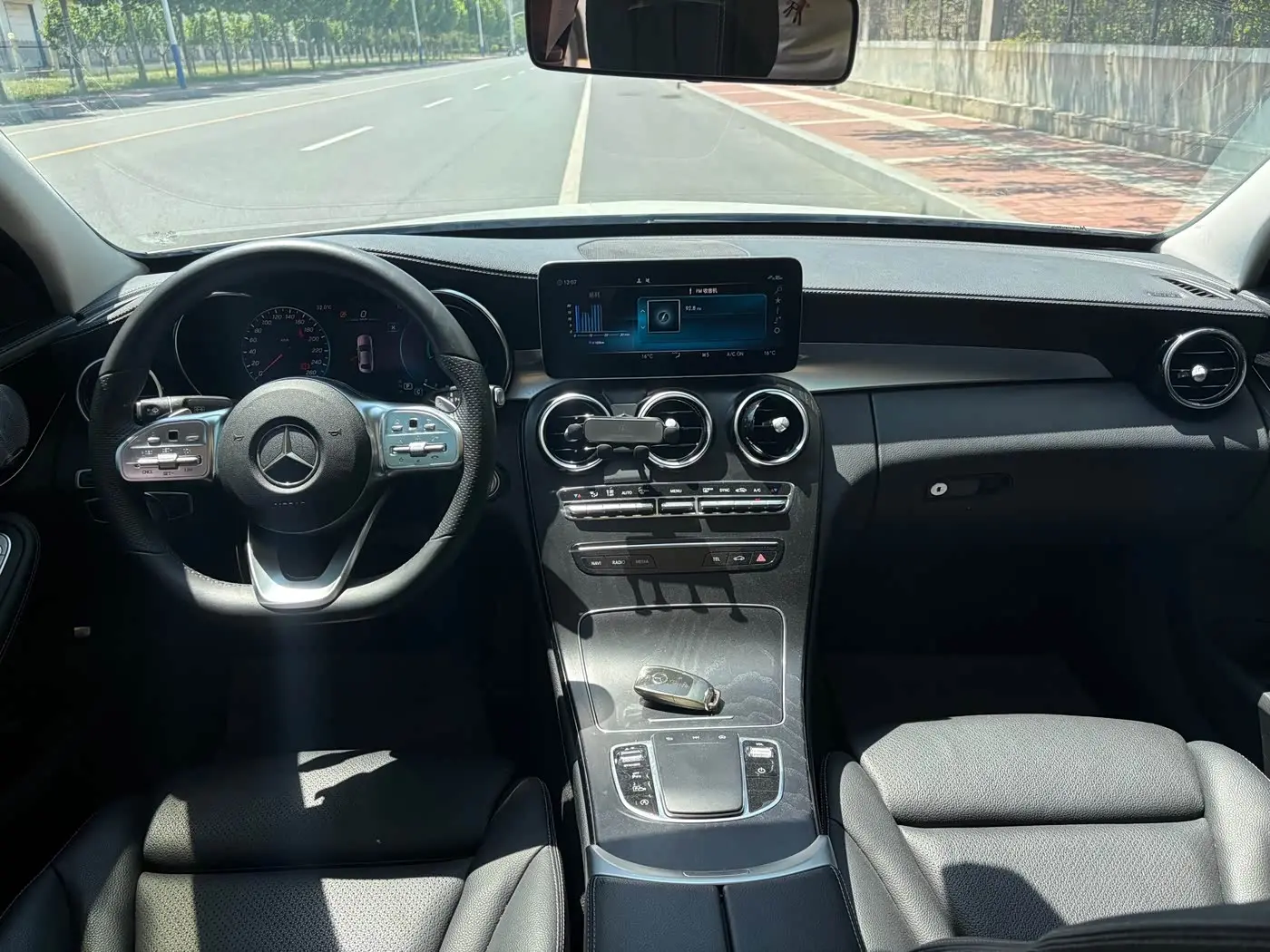 Mercedes-Benz C-Class 2021 — Photo 8/10