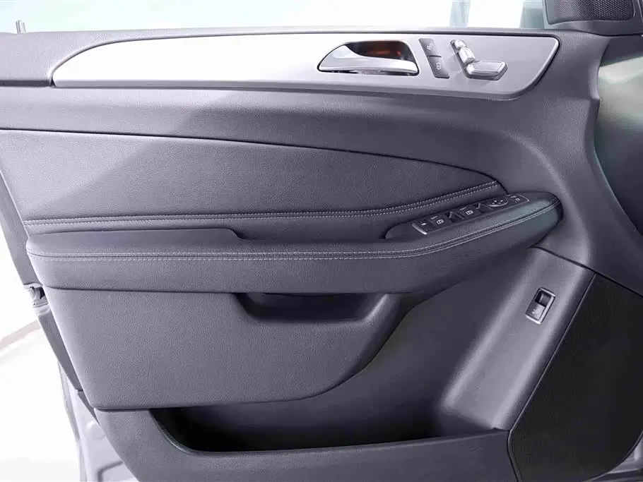 Mercedes-Benz GLE 2016 — Photo 15/20