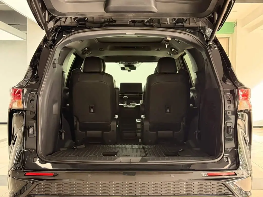 Toyota Granvia 2025 — Photo 13/20
