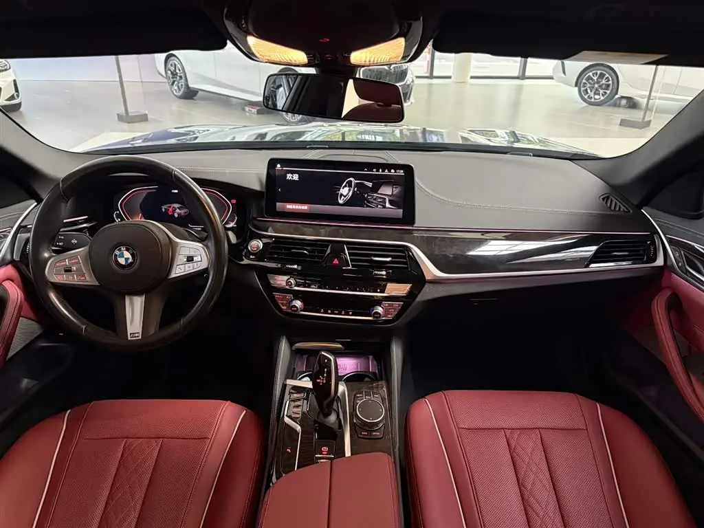 BMW 5 Series 2023 — Photo 13/16