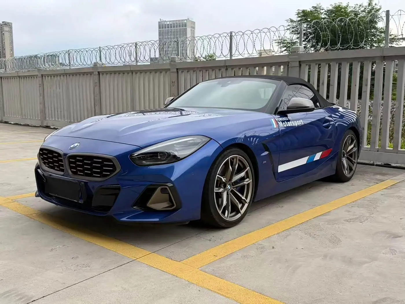 BMW Z4 M40i 2024 — Photo 1/13