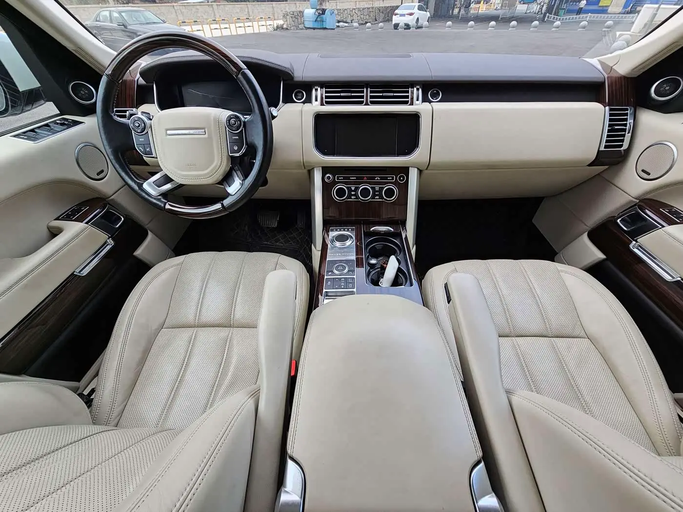 Land Rover Range Rover 2016 — Photo 8/20