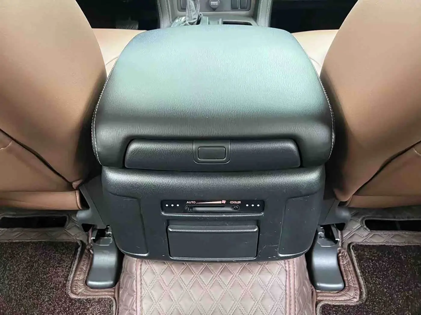 Nissan Patrol 2018 — Фото 13/20