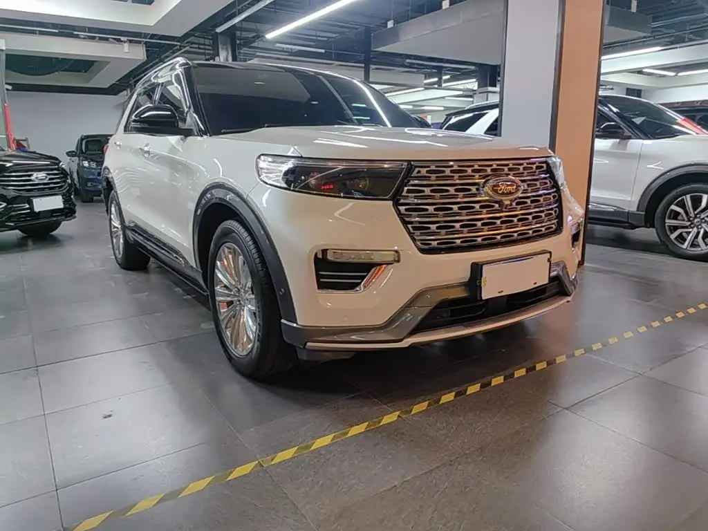 Ford Explorer 2021 — Photo 4/20