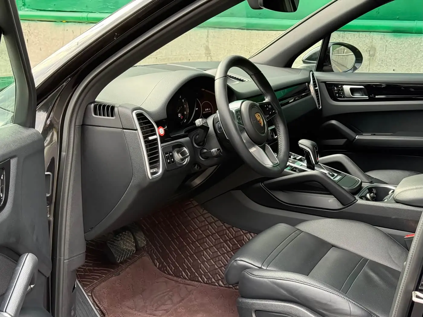 Porsche Cayenne New Energy 2019 — Photo 8/14