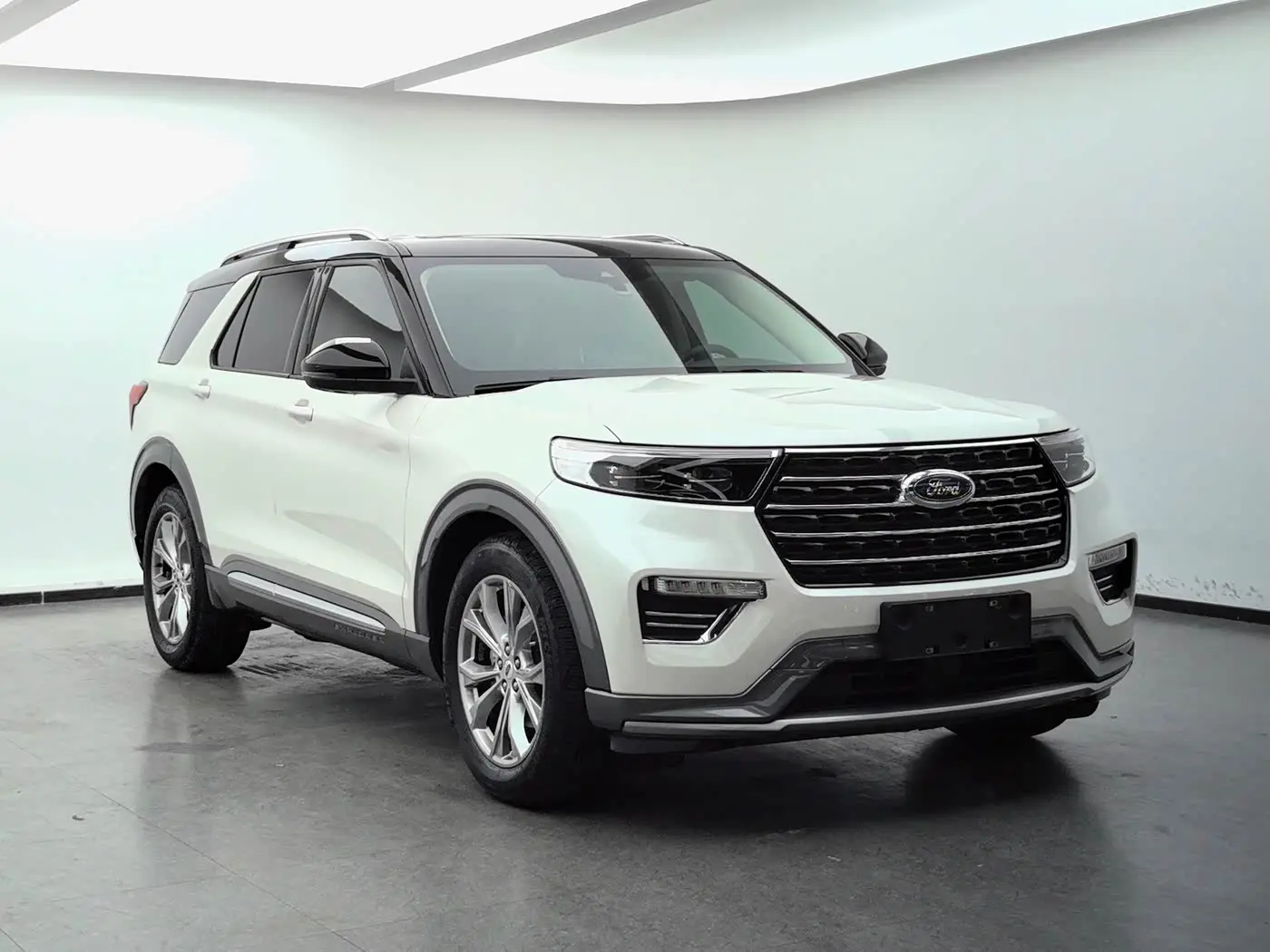 Ford Explorer 2021 — Фото 3/20