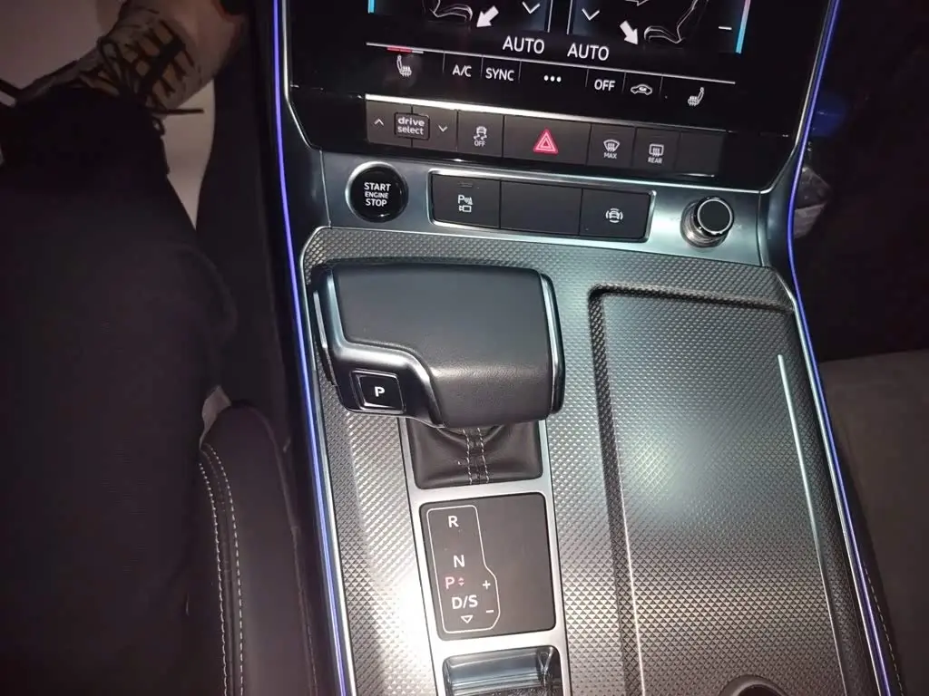 Audi A6L 2022 — ფოტო 10/20