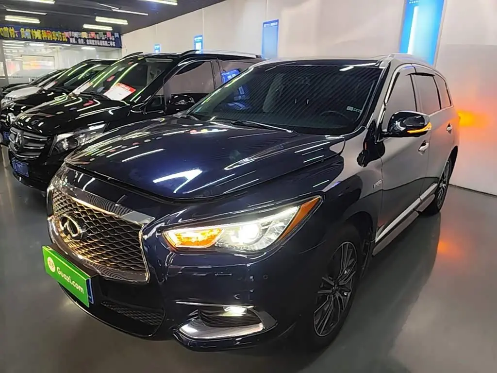 Infiniti QX60 2019 — Photo 1/20