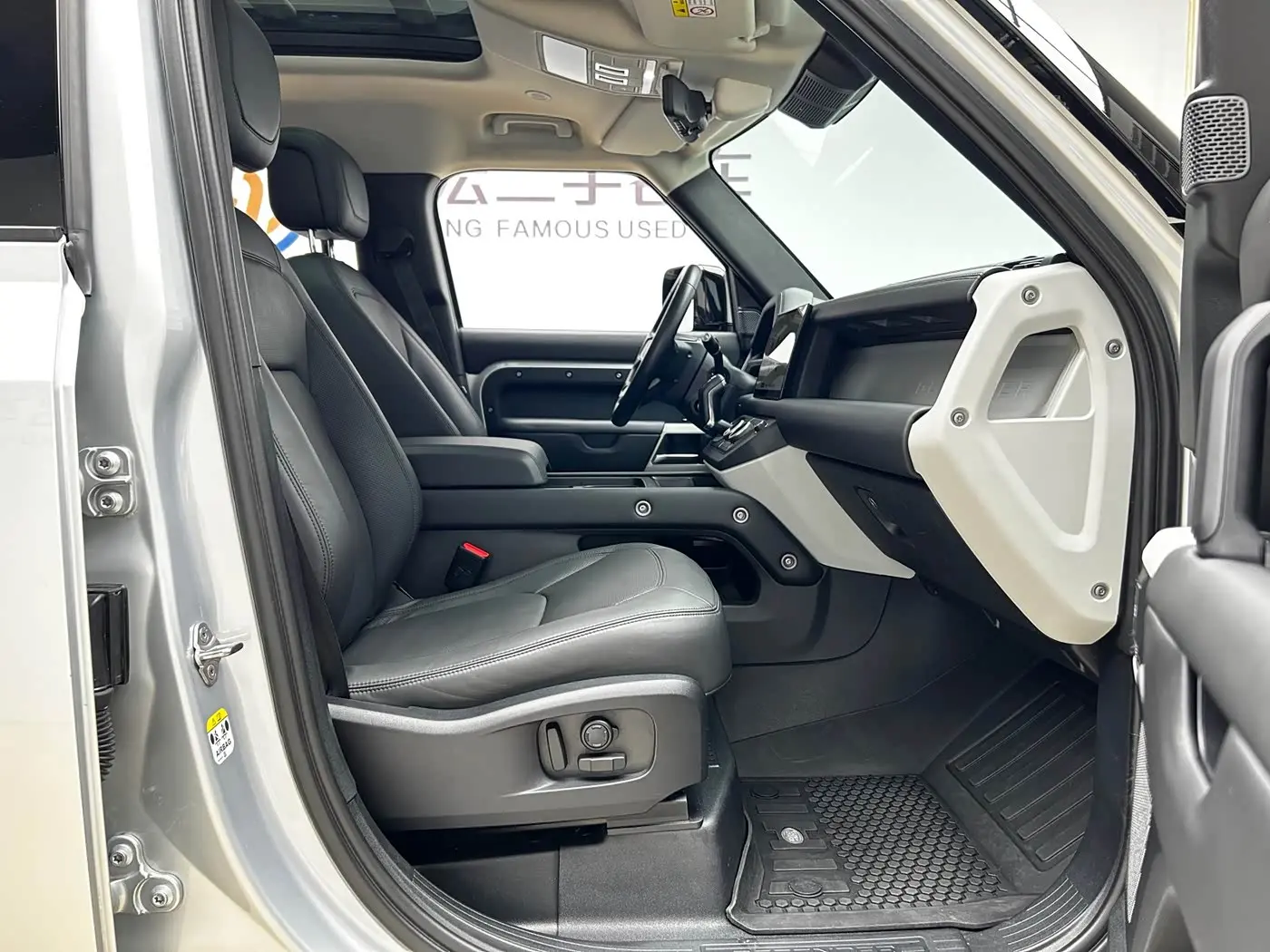 Land Rover Defender 2022 — Фото 20/20