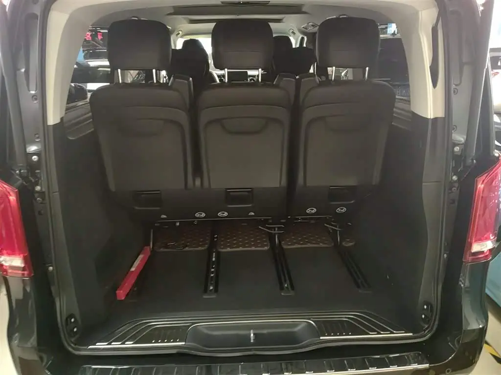 Mercedes-Benz V-Class 2020 — Photo 19/20