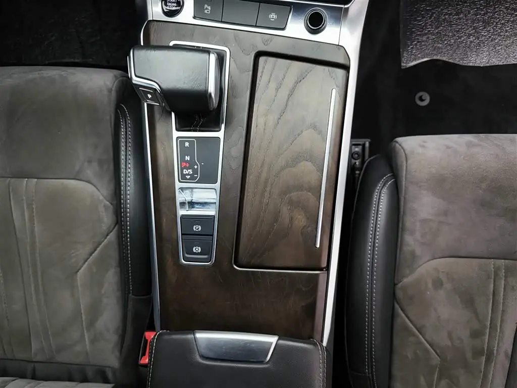 Audi A6L 2021 — Photo 18/20