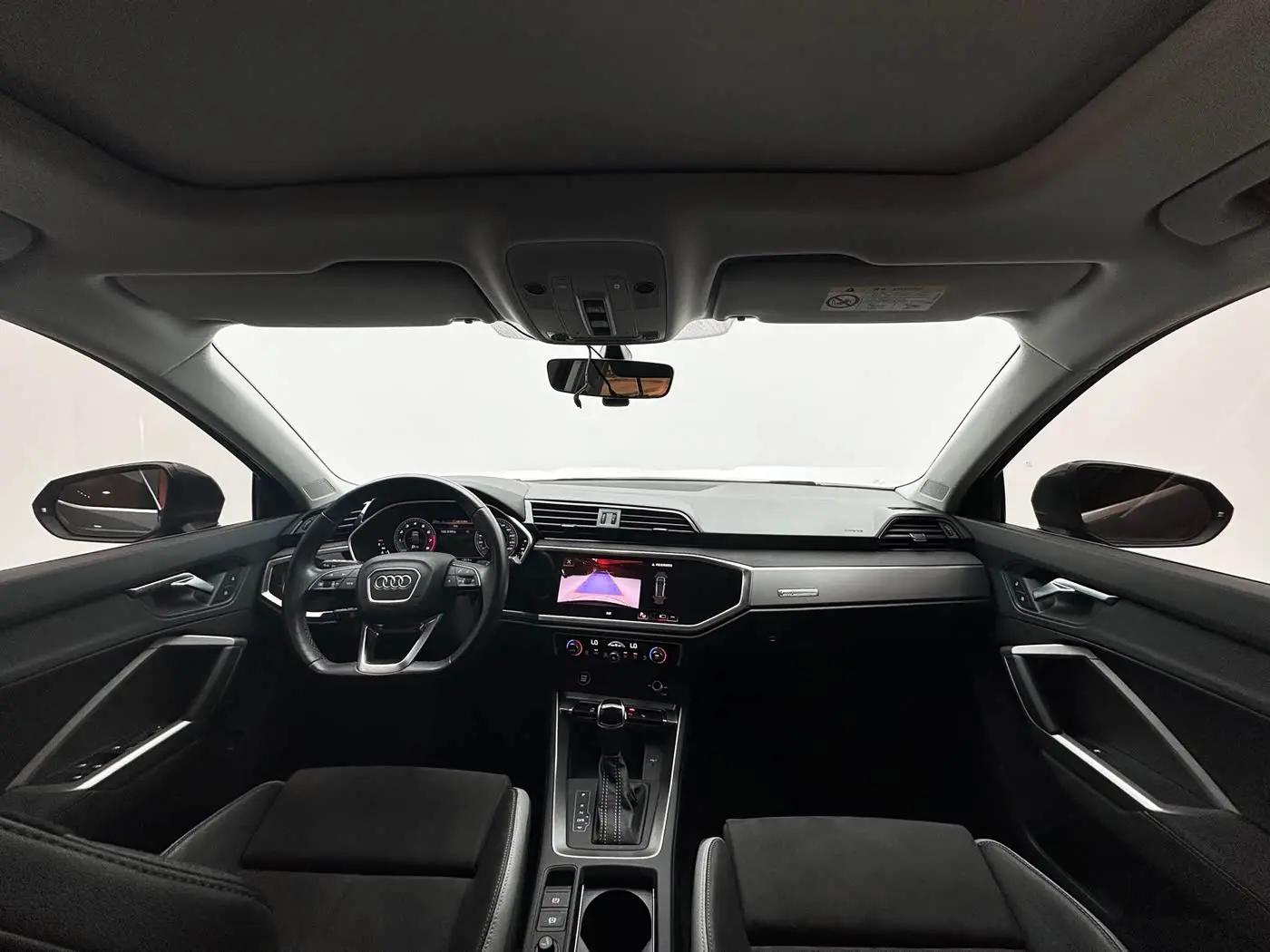 Audi Q3 2022 — Şəkil 19/20