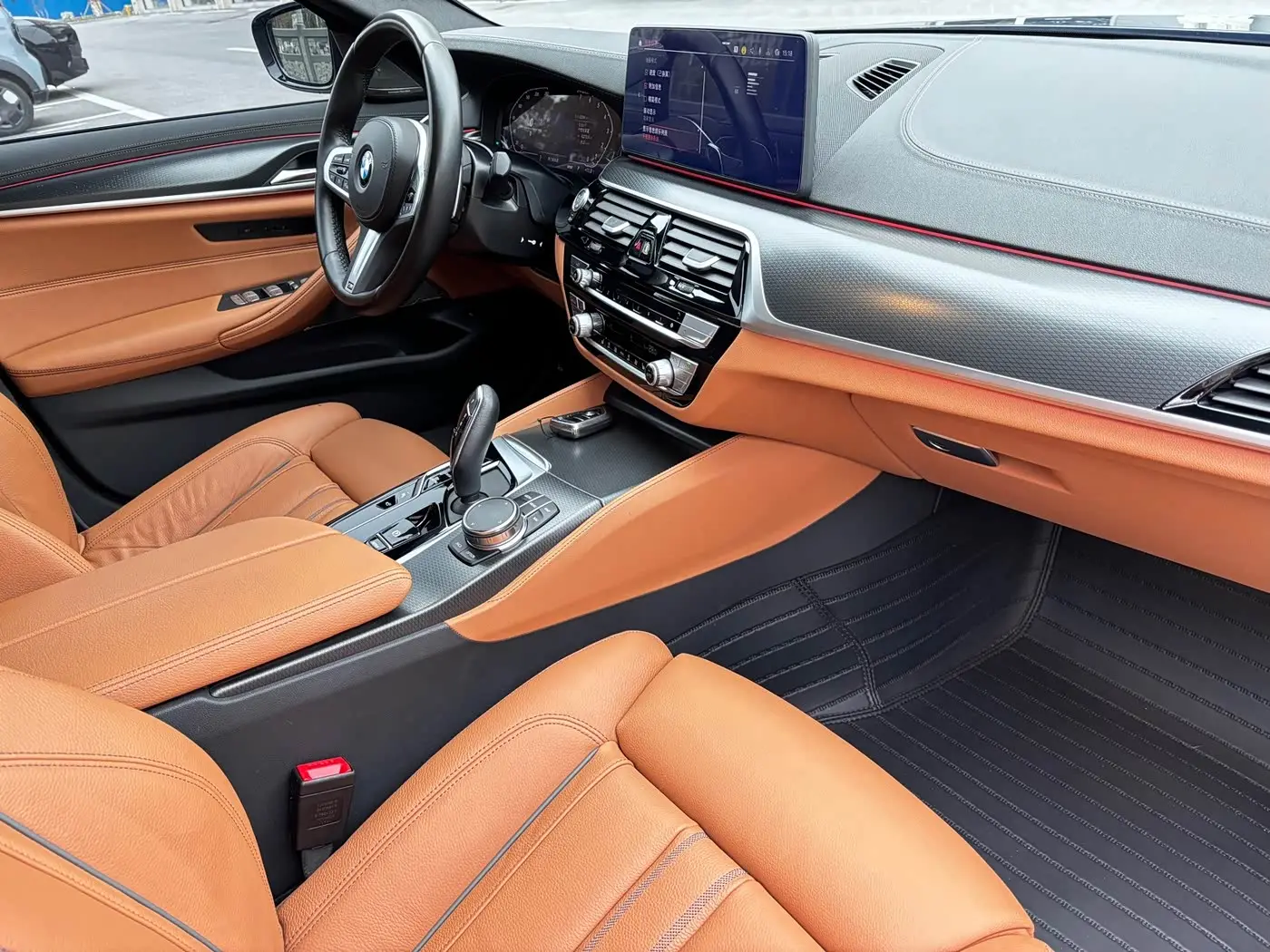 BMW 5 Series 2023 — Photo 10/20