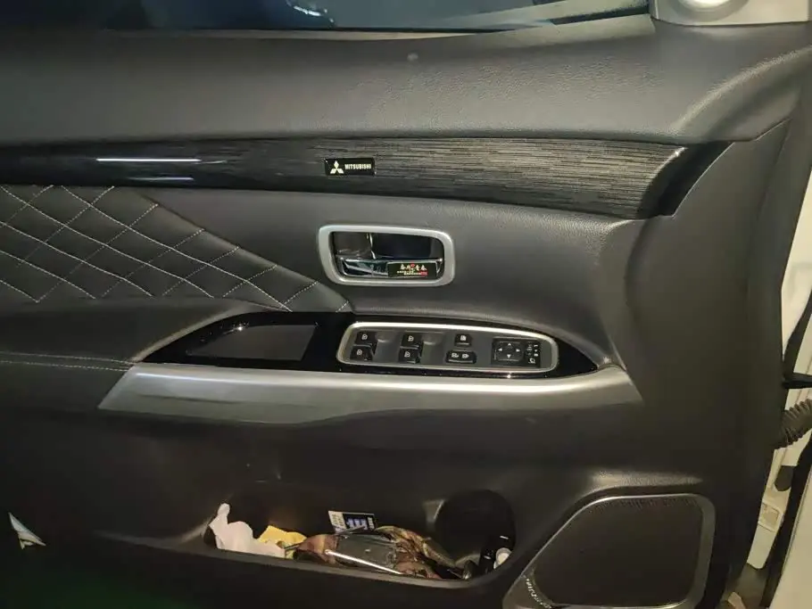 Mitsubishi Outlander 2020 — Photo 7/16