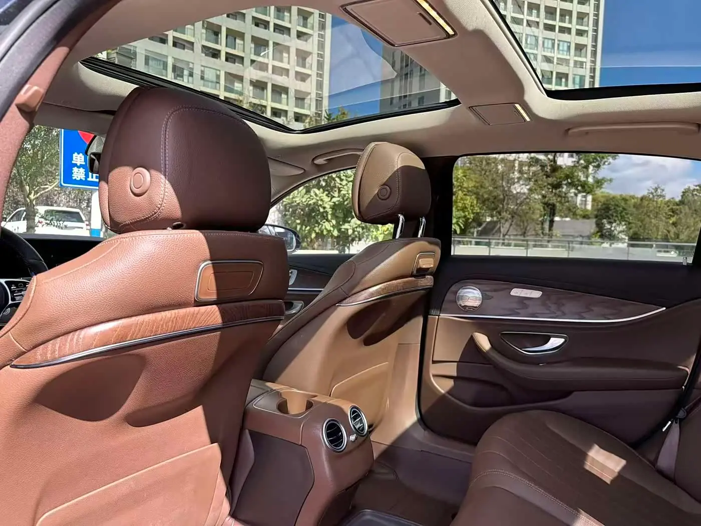Mercedes-Benz E-Class 2019 — Şəkil 17/20