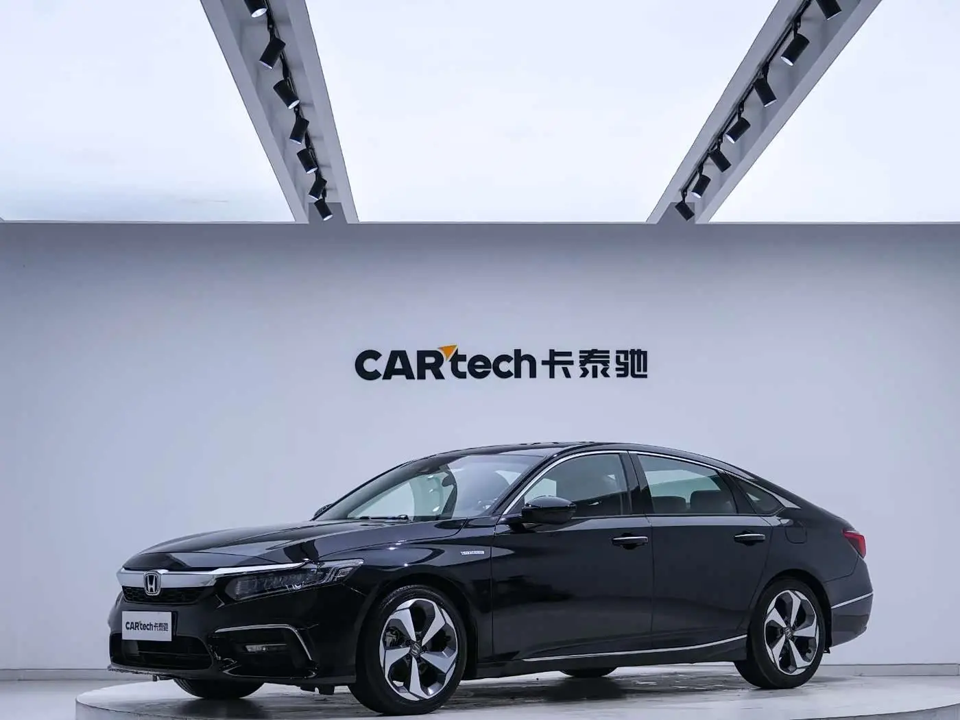 Honda Inspire 2021 — Photo 1/20