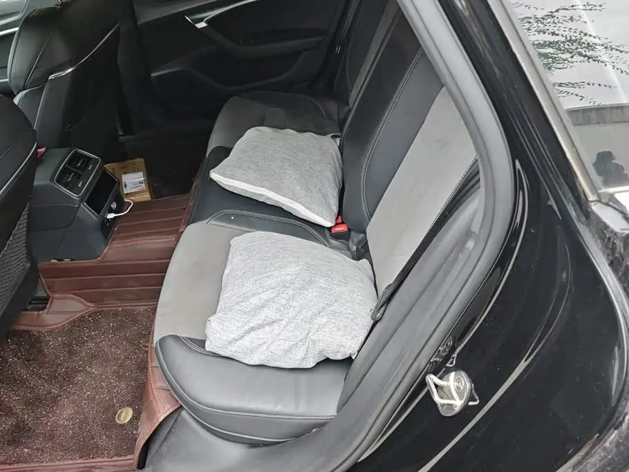 Audi A6L 2022 — Photo 11/16