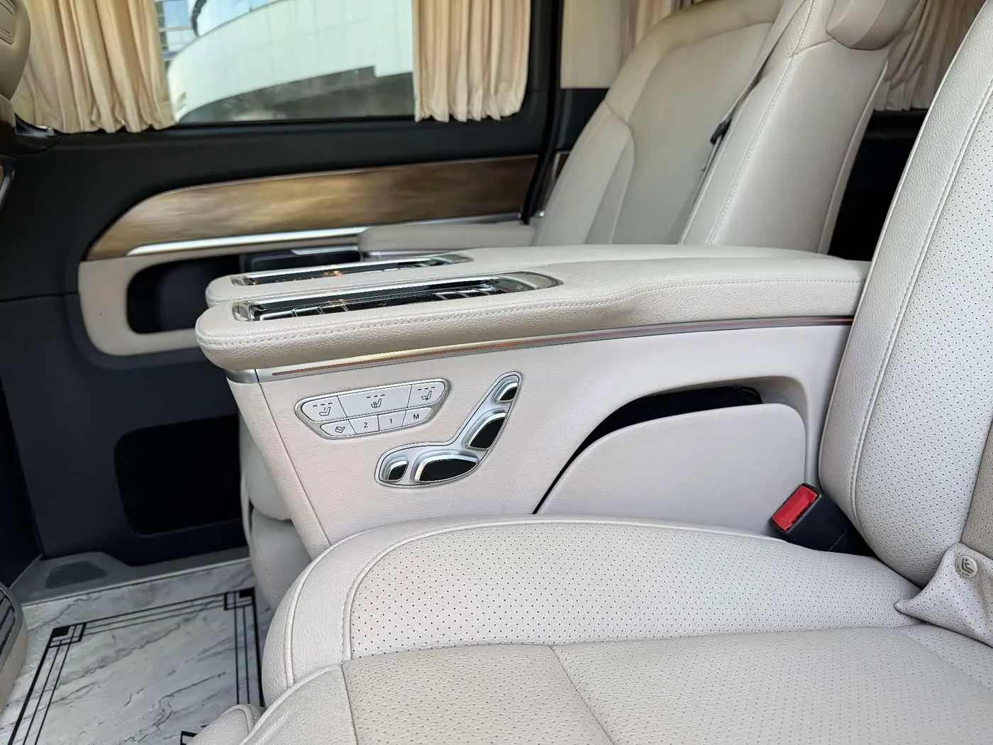 Mercedes-Benz V-Class 2023 — Şəkil 6/20