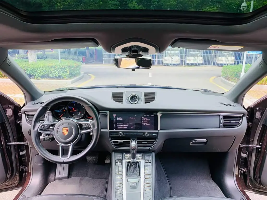 Porsche Macan 2019 — Photo 12/20
