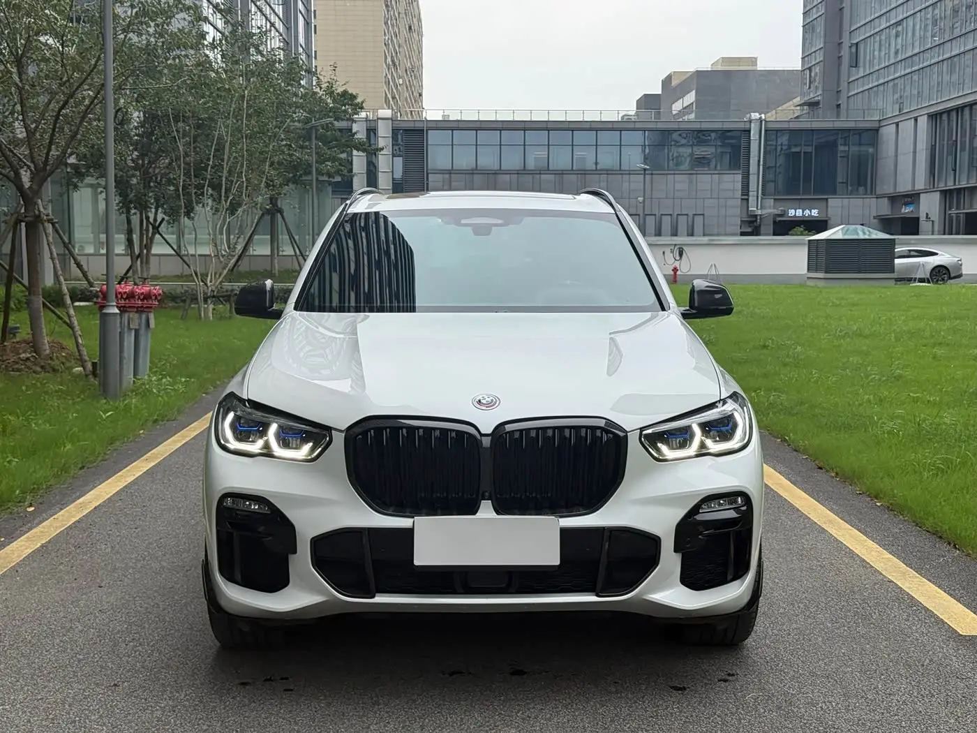 BMW X5 2019 — Фото 2/13