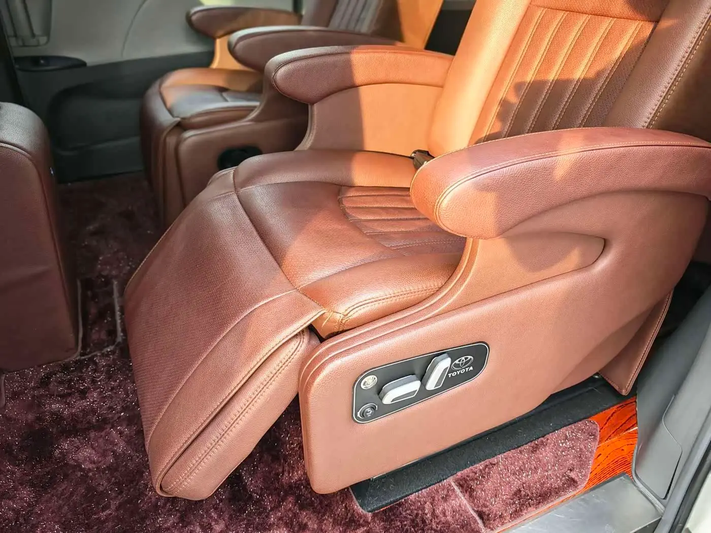 Toyota Sienna 2018 — Фото 13/20