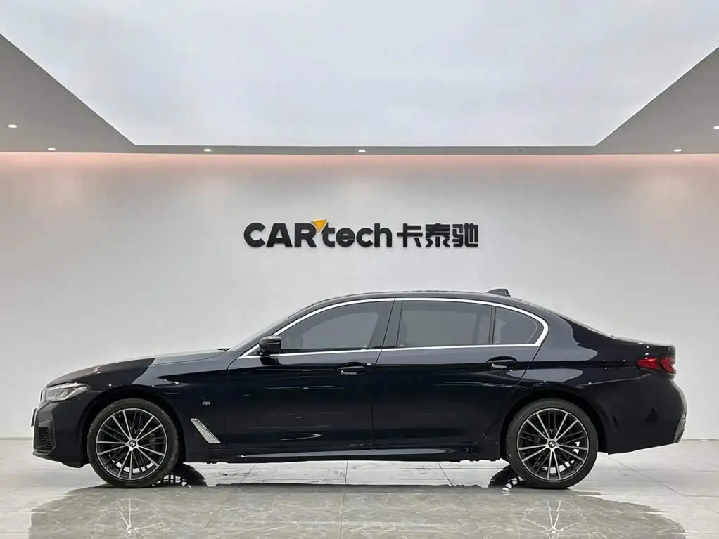BMW 5 Series 2023 — Photo 2/15