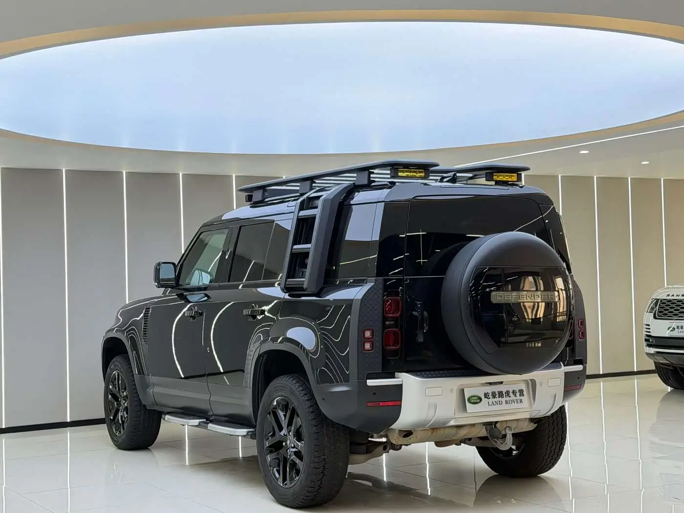 Land Rover Defender 2021 — Photo 7/9