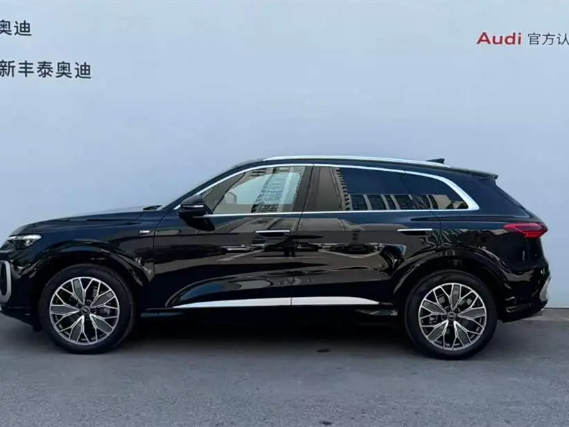 Audi Q5L 2025 — Фото 4/20
